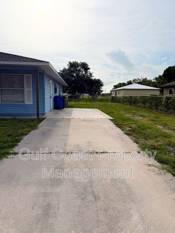 1801 S. Palmdale Ct. – photo 3