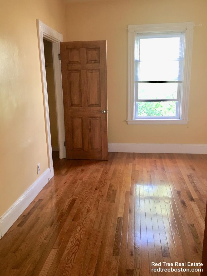 46 Aspinwall Ave. – photo 5