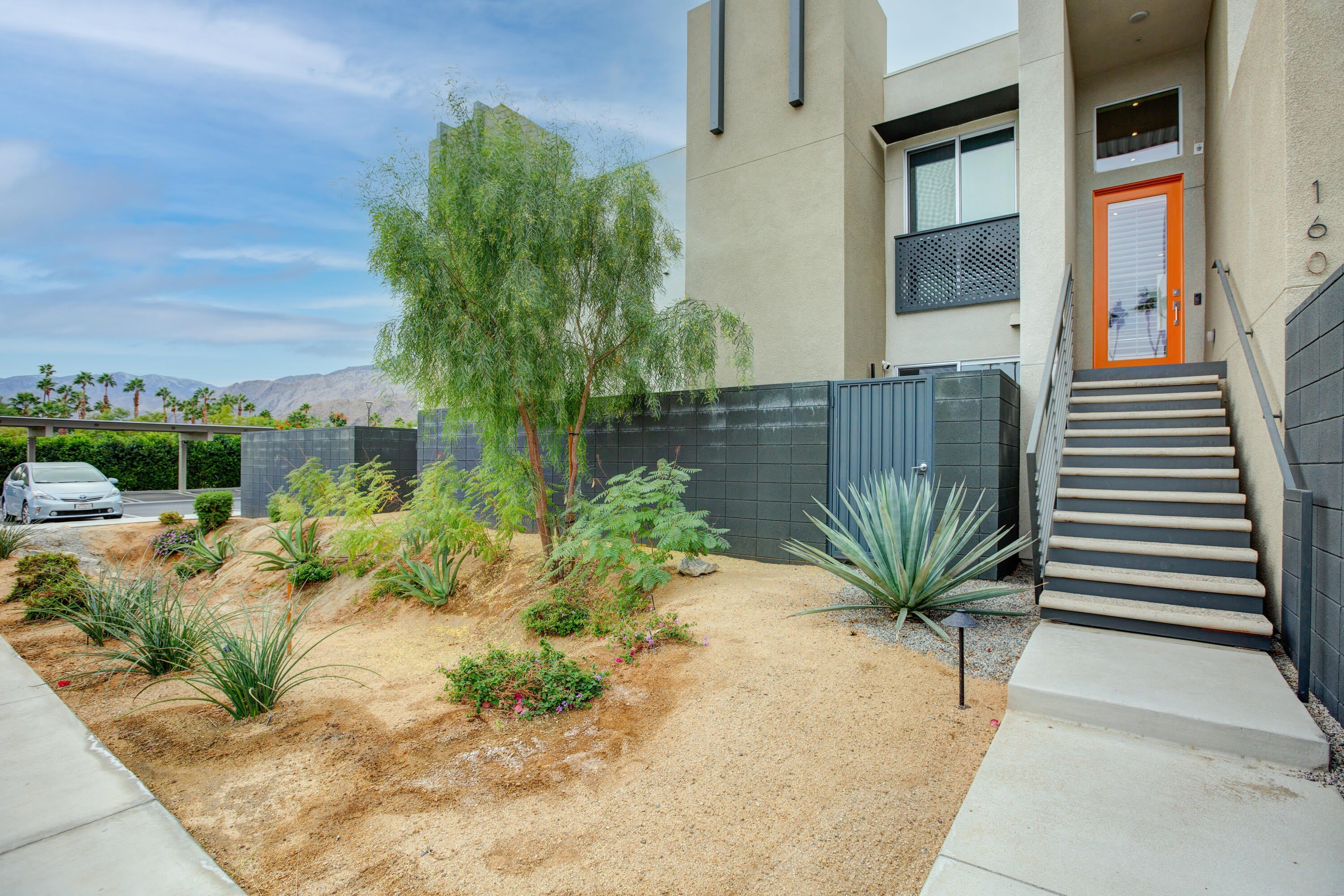 160 The Riv – photo 3