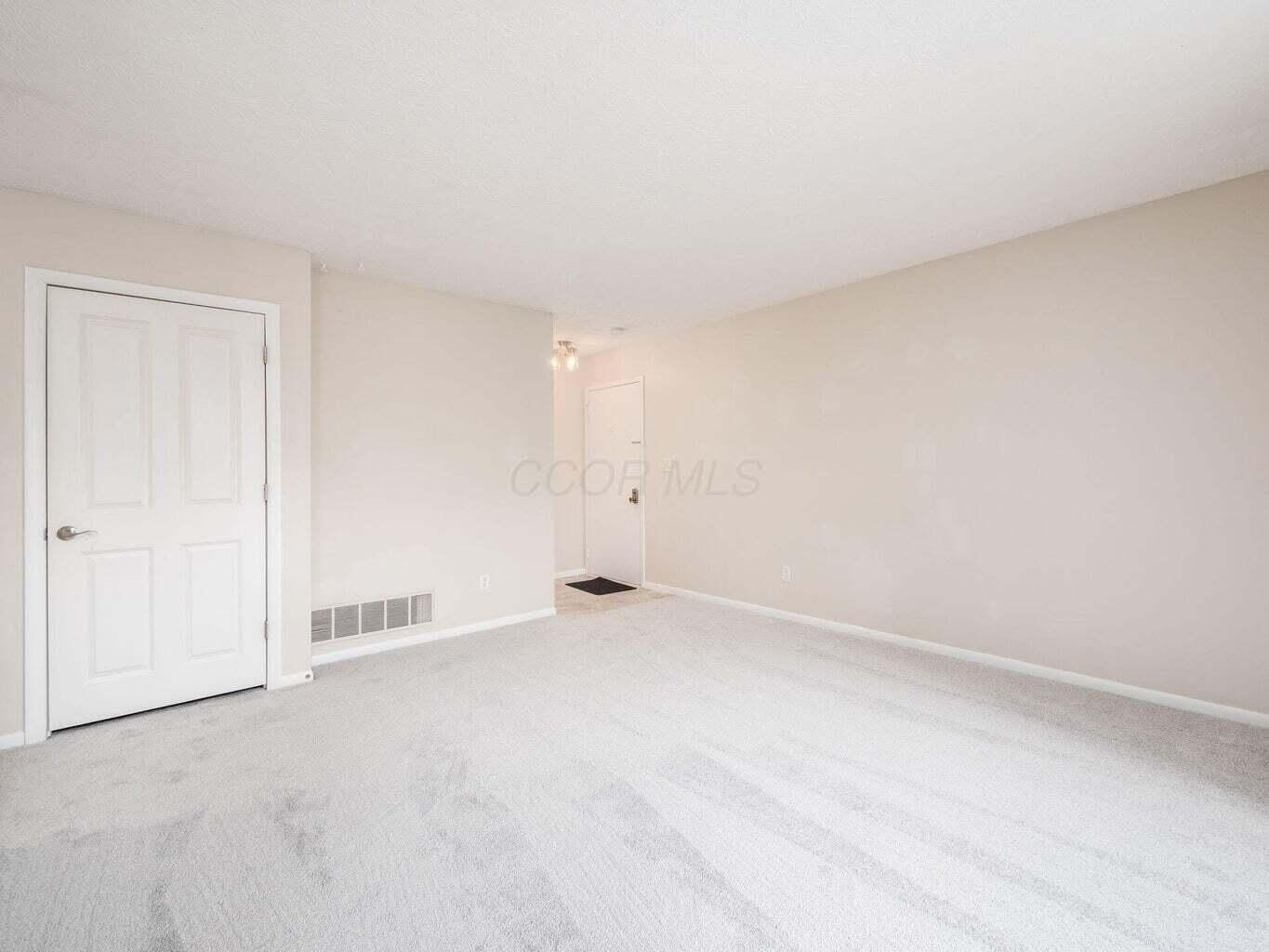 2196 Hedgerow Road – photo 5
