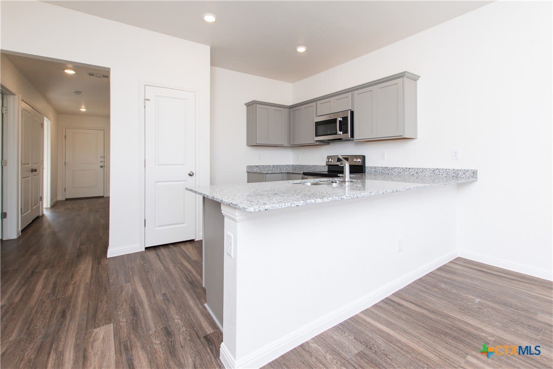5815 Betty Lou Drive – photo 4