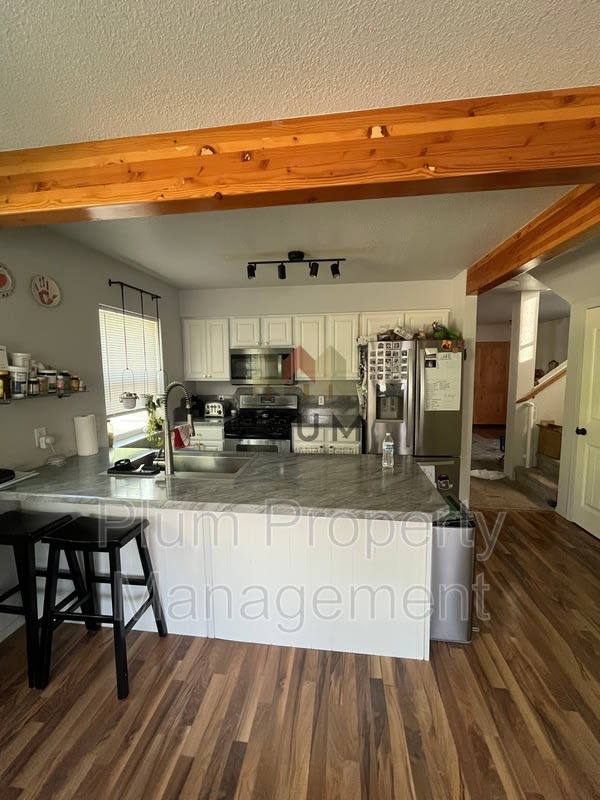4400 Martindale Way – photo 2