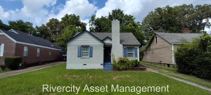 2386 Larose Avenue – photo 1