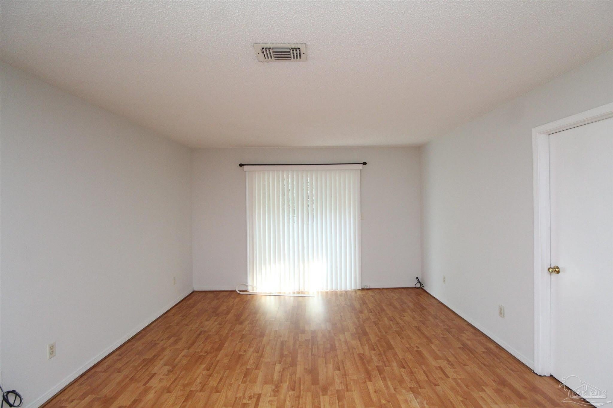 50 Fulton Ave – photo 2