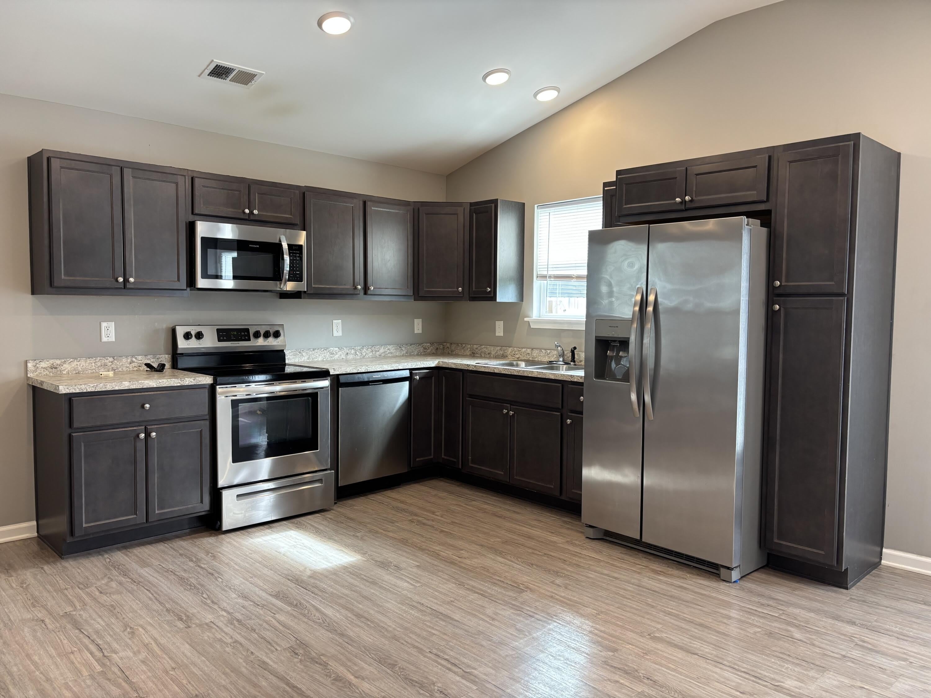 2525 Feathersound Way – photo 3
