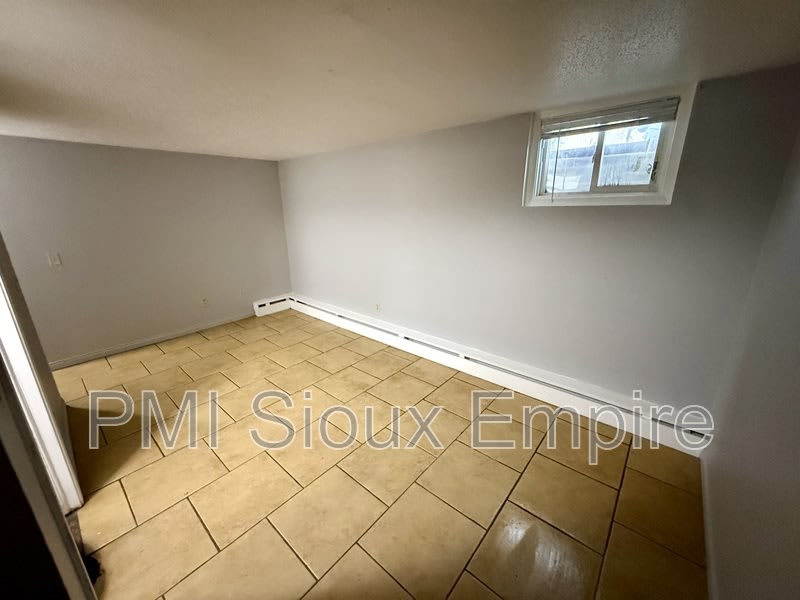 2600 S Duluth Ave – photo 4