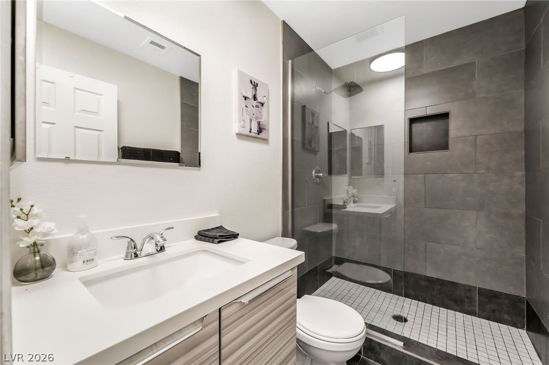 5576 W Rochelle Avenue – photo 3