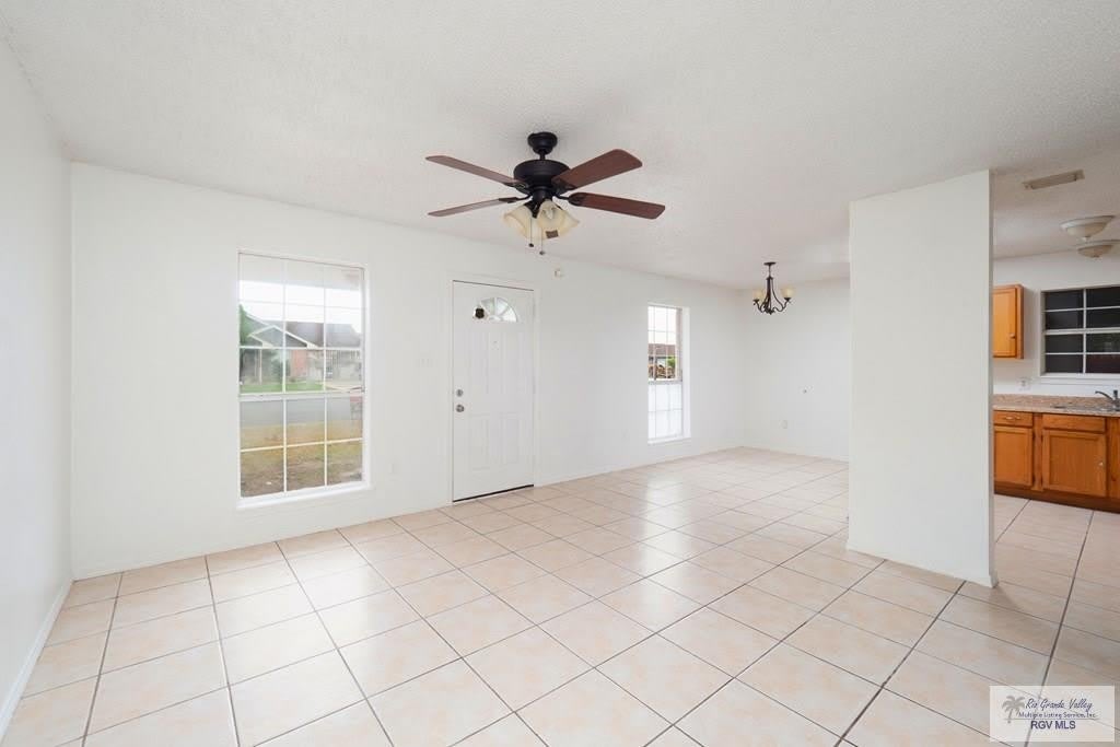 2111 EL ARROYO ST. – photo 2