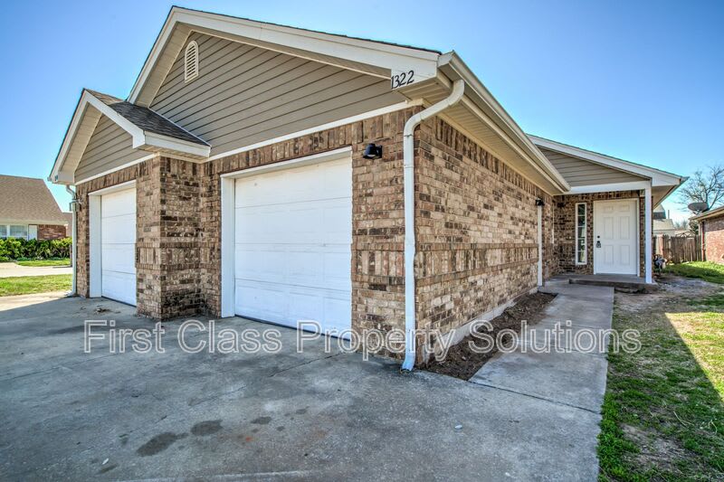 1322 Commerce Dr – photo 1