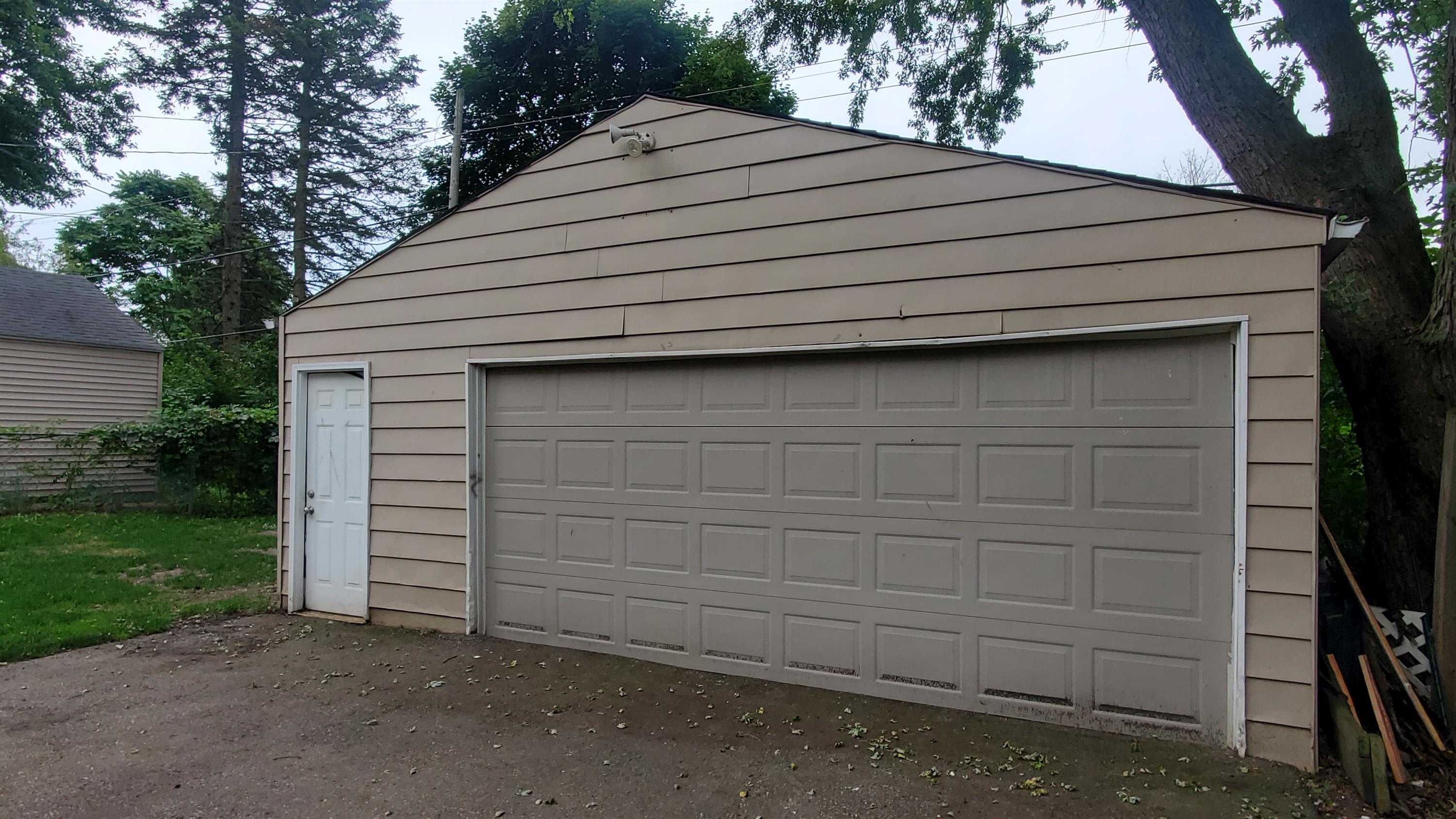 520 Burroughs – photo 4
