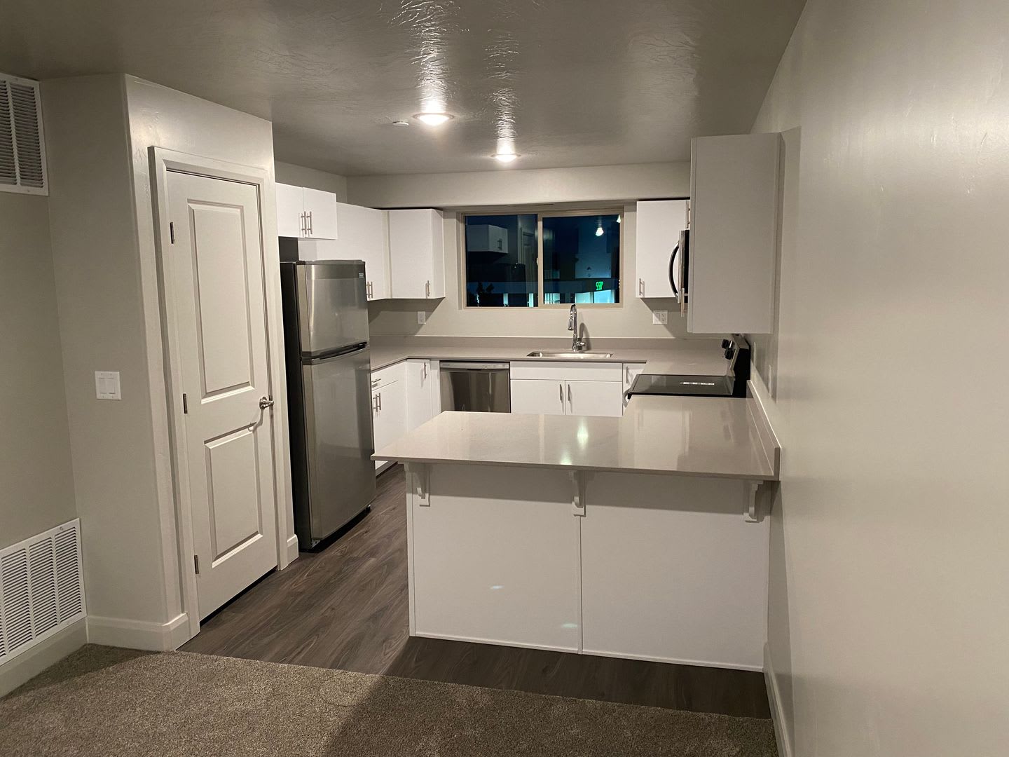 Great 2 bed 1 bath place, built in 2024 – photo 2
