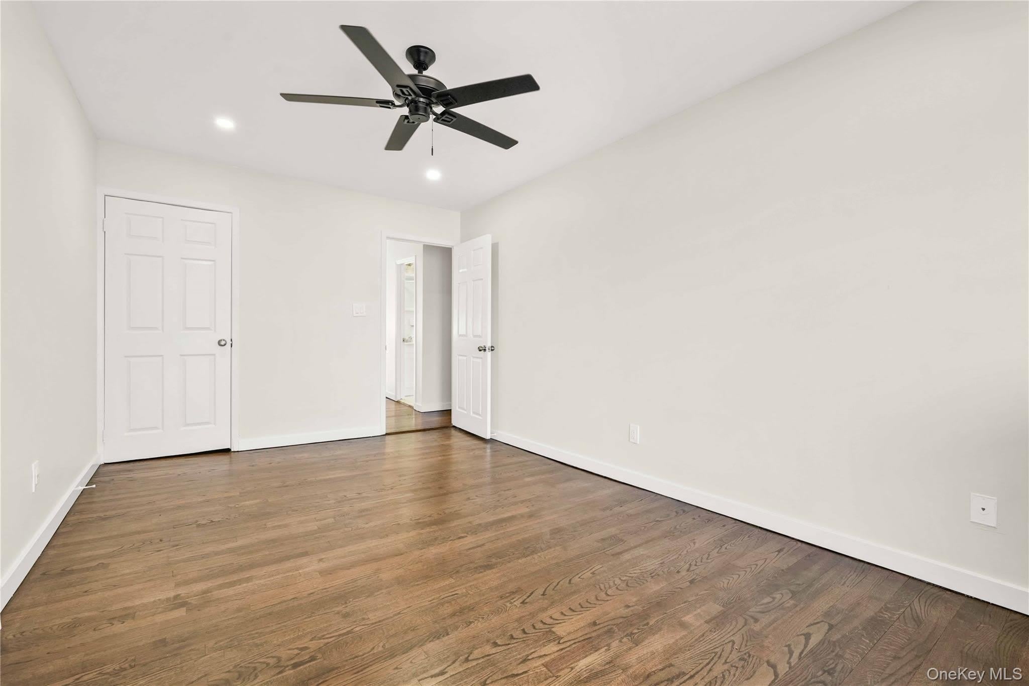 67 07 Selfridge Street – photo 5