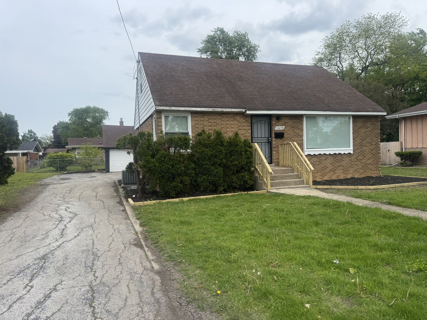 16439 Cottage Grove Avenue – photo 2