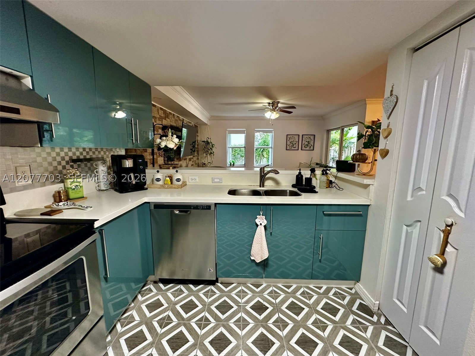 10901 NW 88th Ter – photo 2