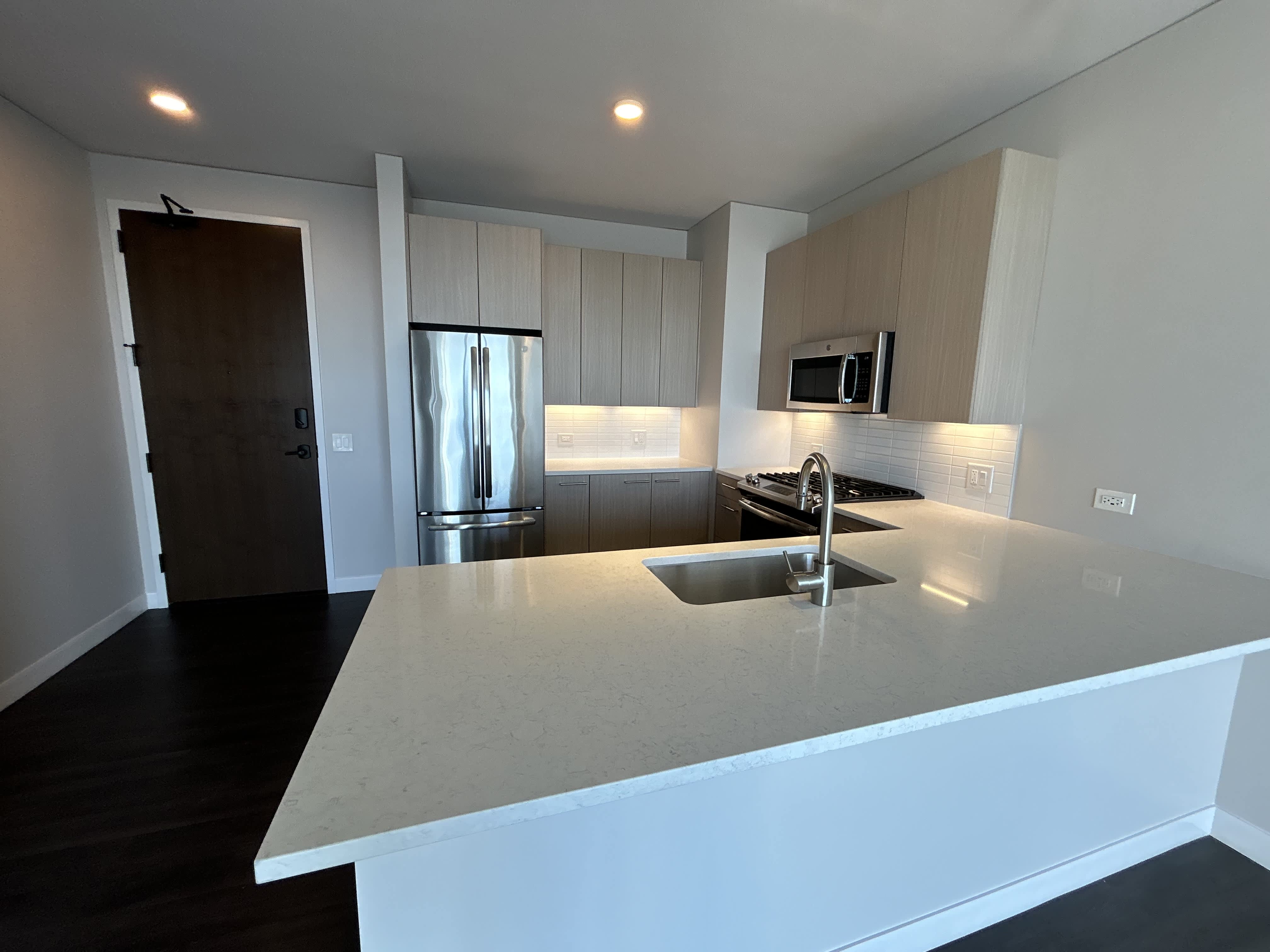 229 S Peoria St – photo 3