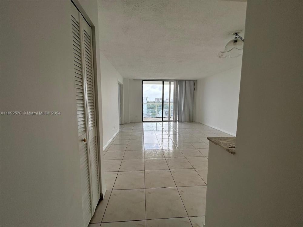 13499 Biscayne Blvd – photo 4
