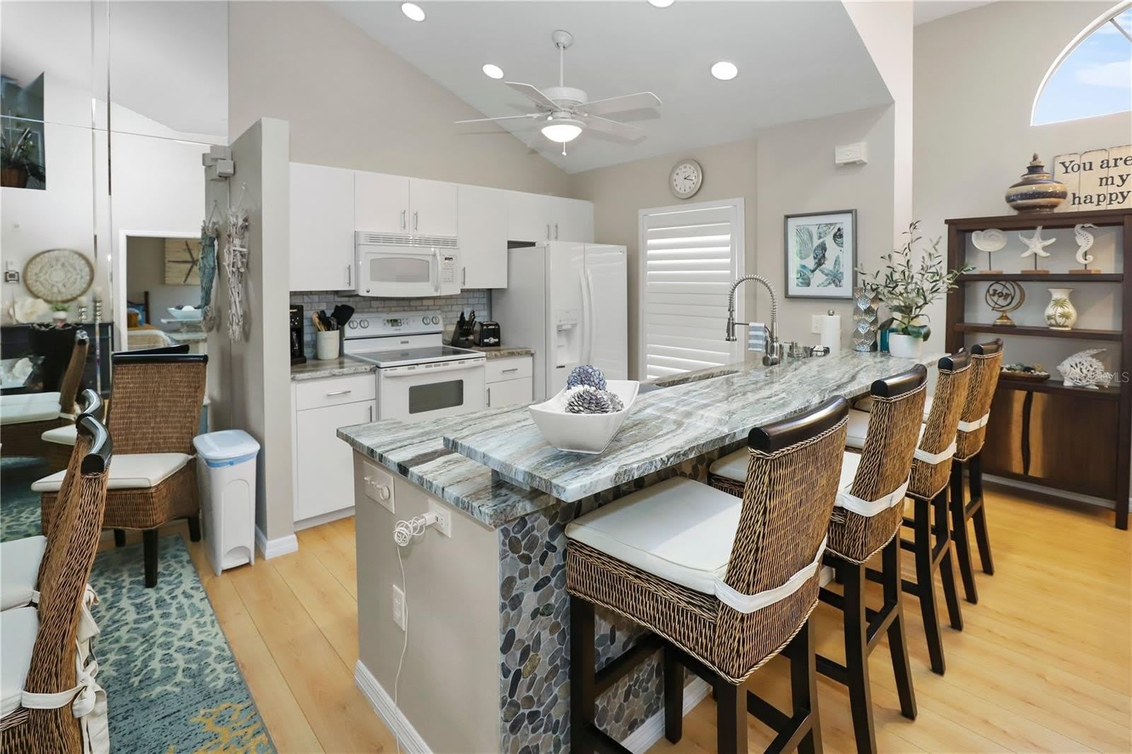 8370 WINGATE Drive – photo 4