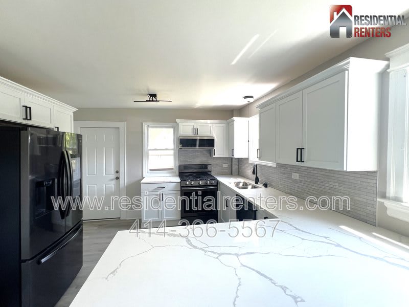 5426 N 41St St – photo 3