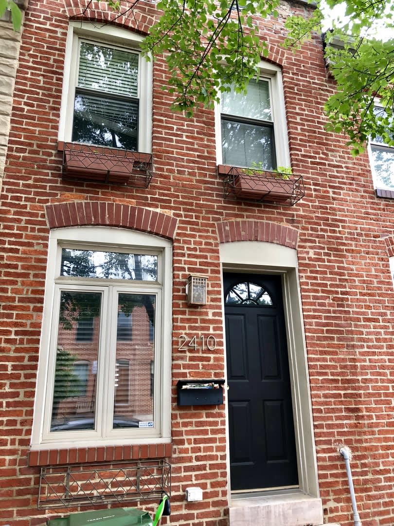 Charming 2Bd 1 5Ba Townhome In Canton Md – photo 1