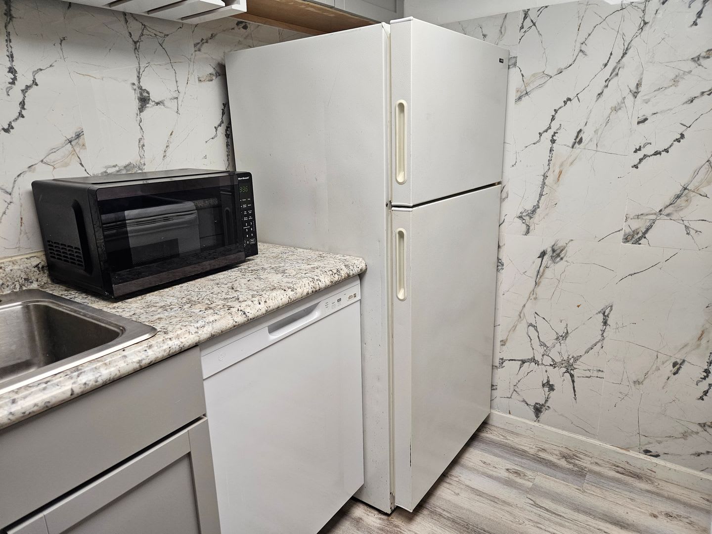 Available NOW: Updated 2 Bedroom Apartment in Bridgeville – photo 3