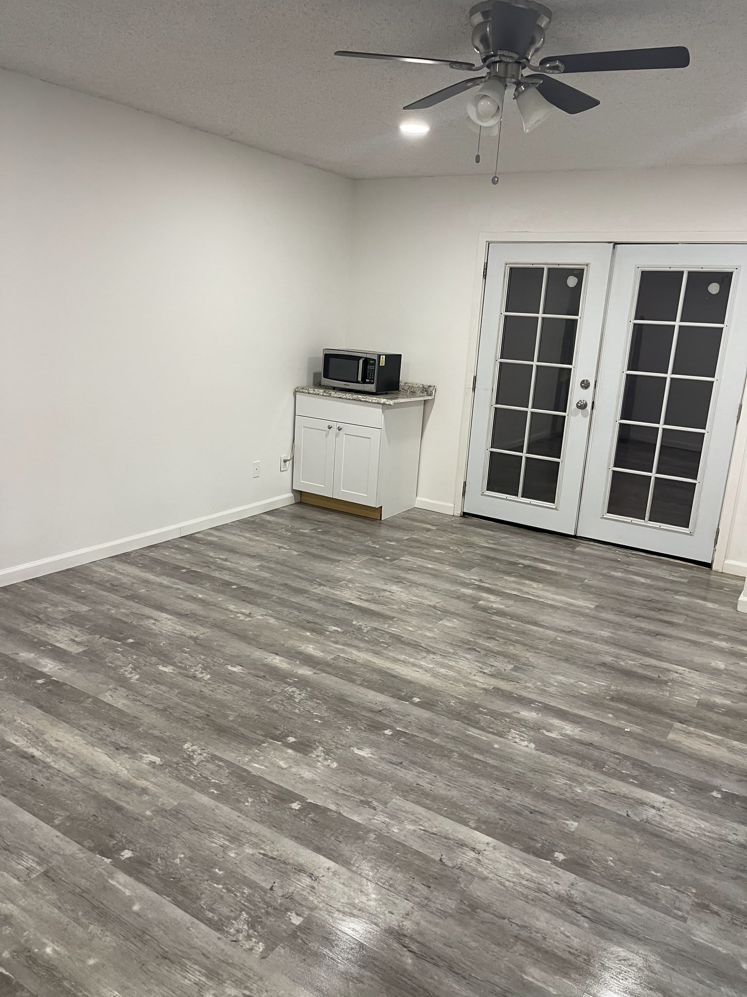 9430 Glade Avenue – photo 4