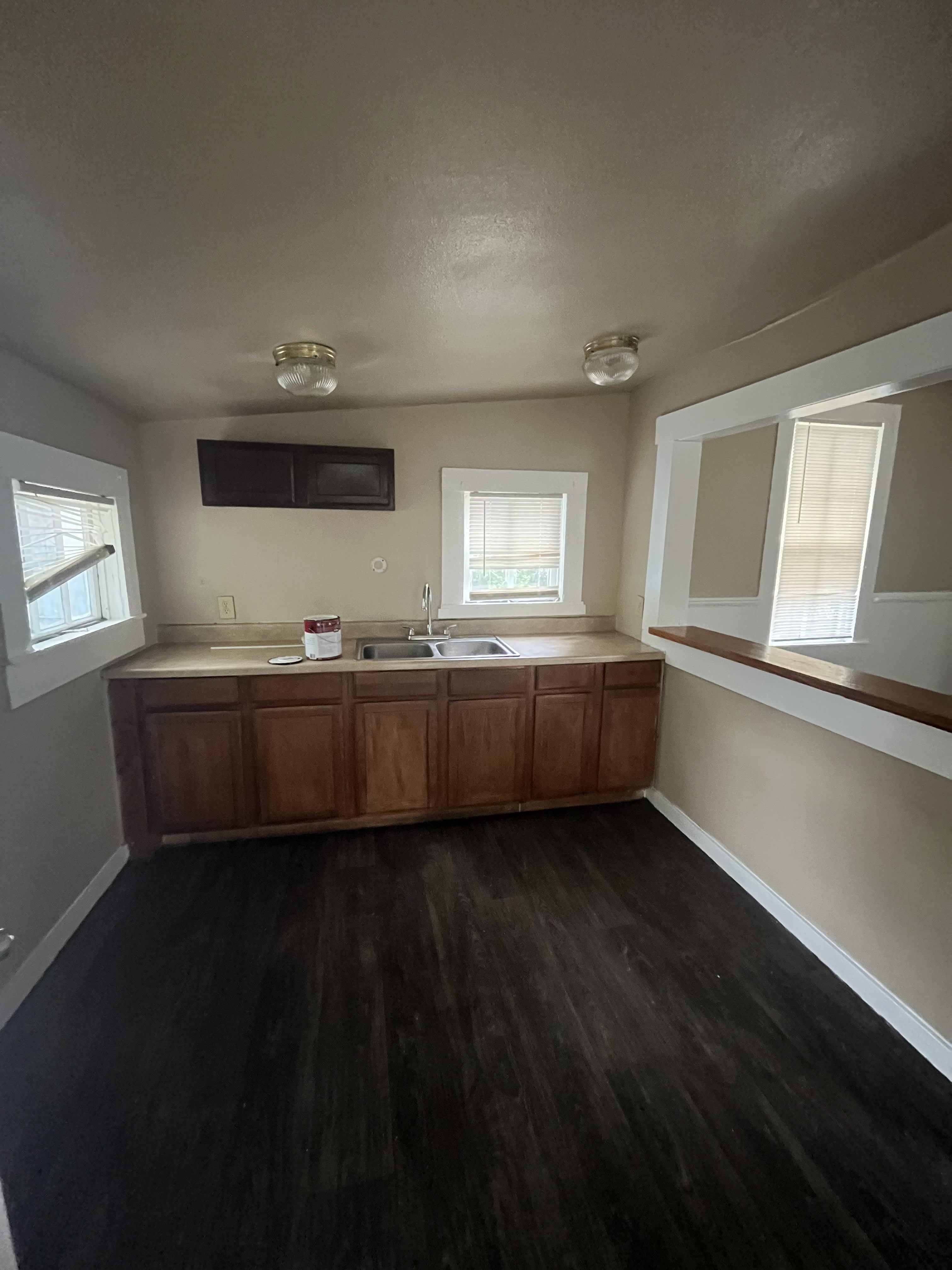 307 E Lambert St – photo 5