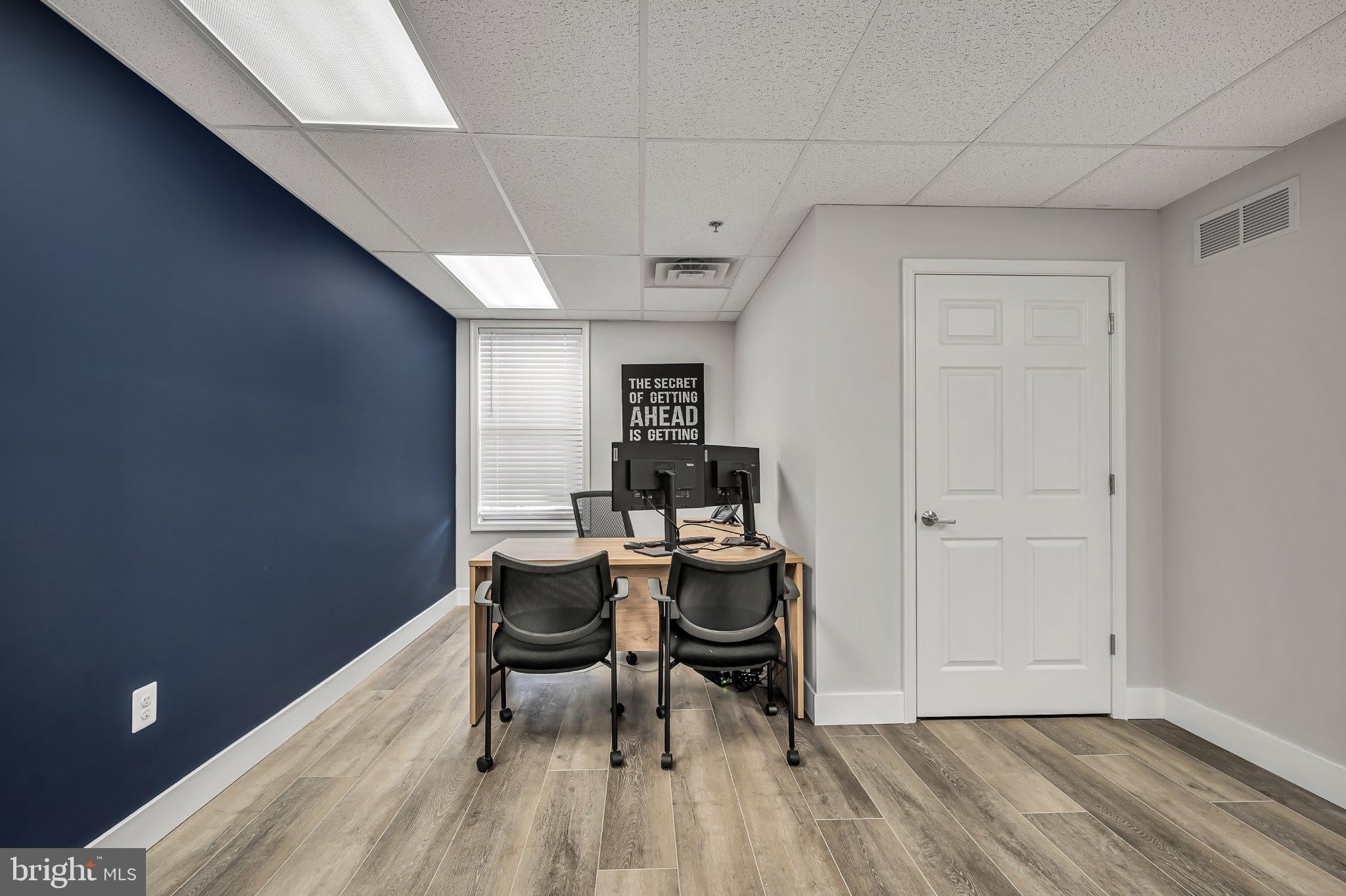 729 GROVE Avenue – photo 5