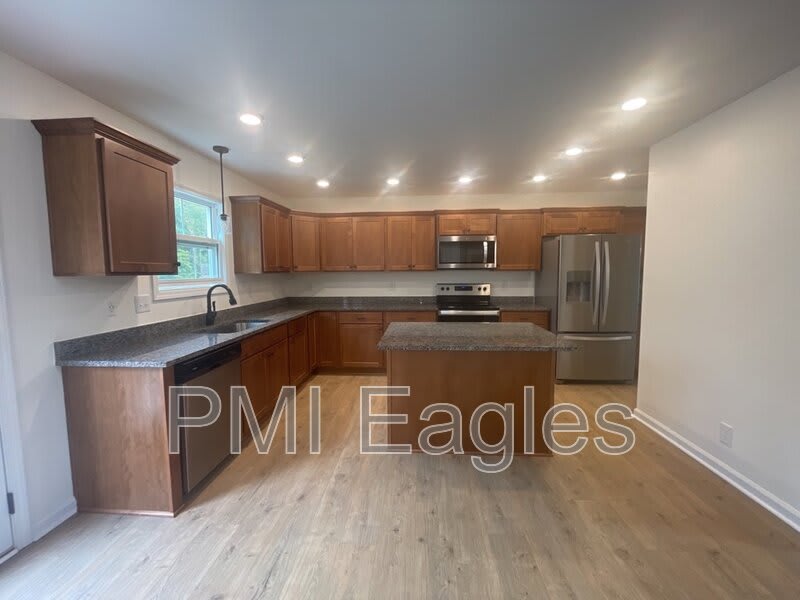 1142 Old Charlotte Trace – photo 4