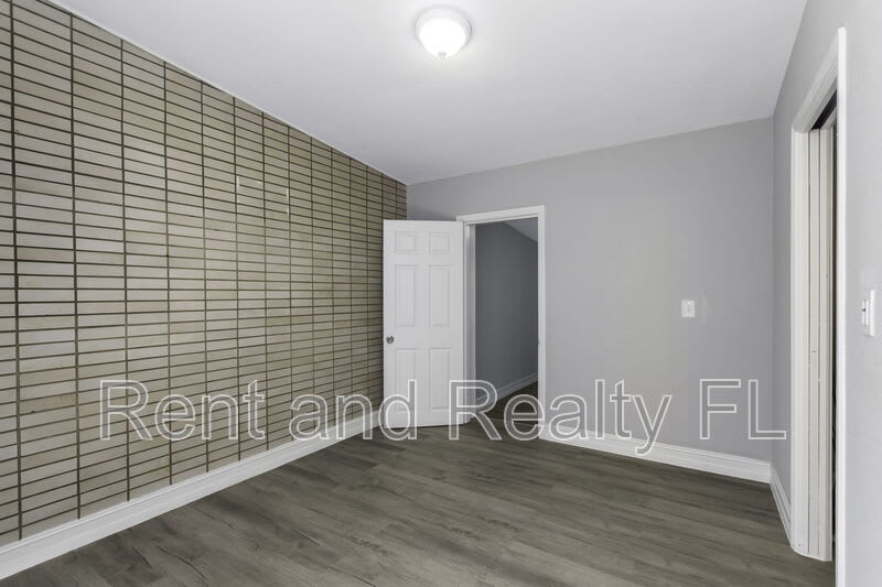 3504 East Knollwood Street – photo 5