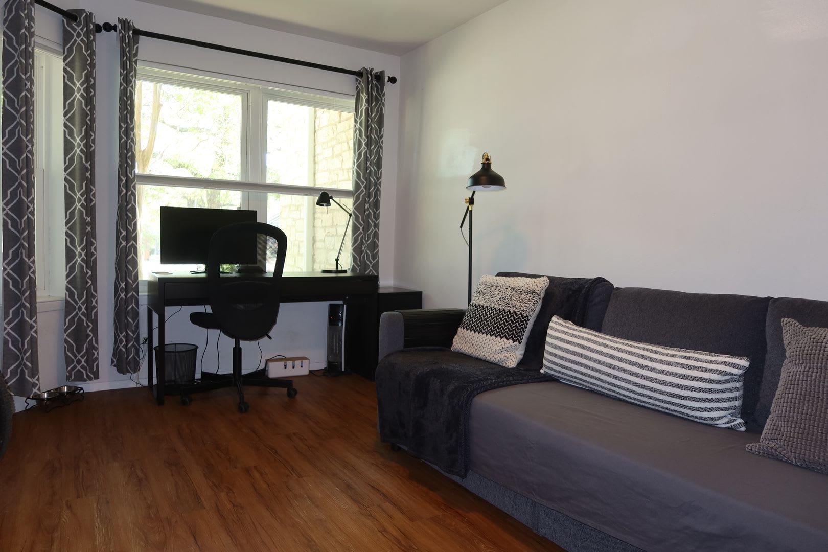 Hyde Park Country Condo – photo 3