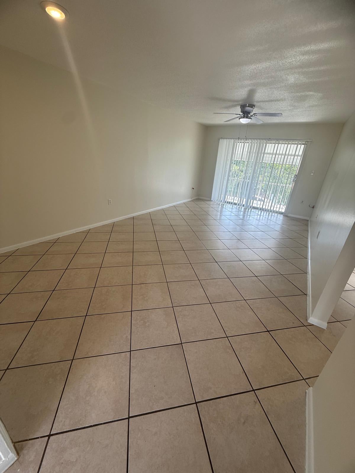 809 W Lancaster Rd – photo 5