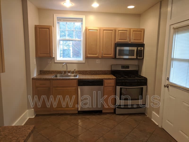 2714 Pioneer Ave – photo 4