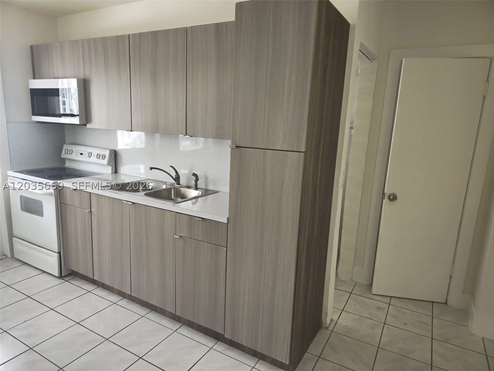 2521 NW 13th Ave – photo 4