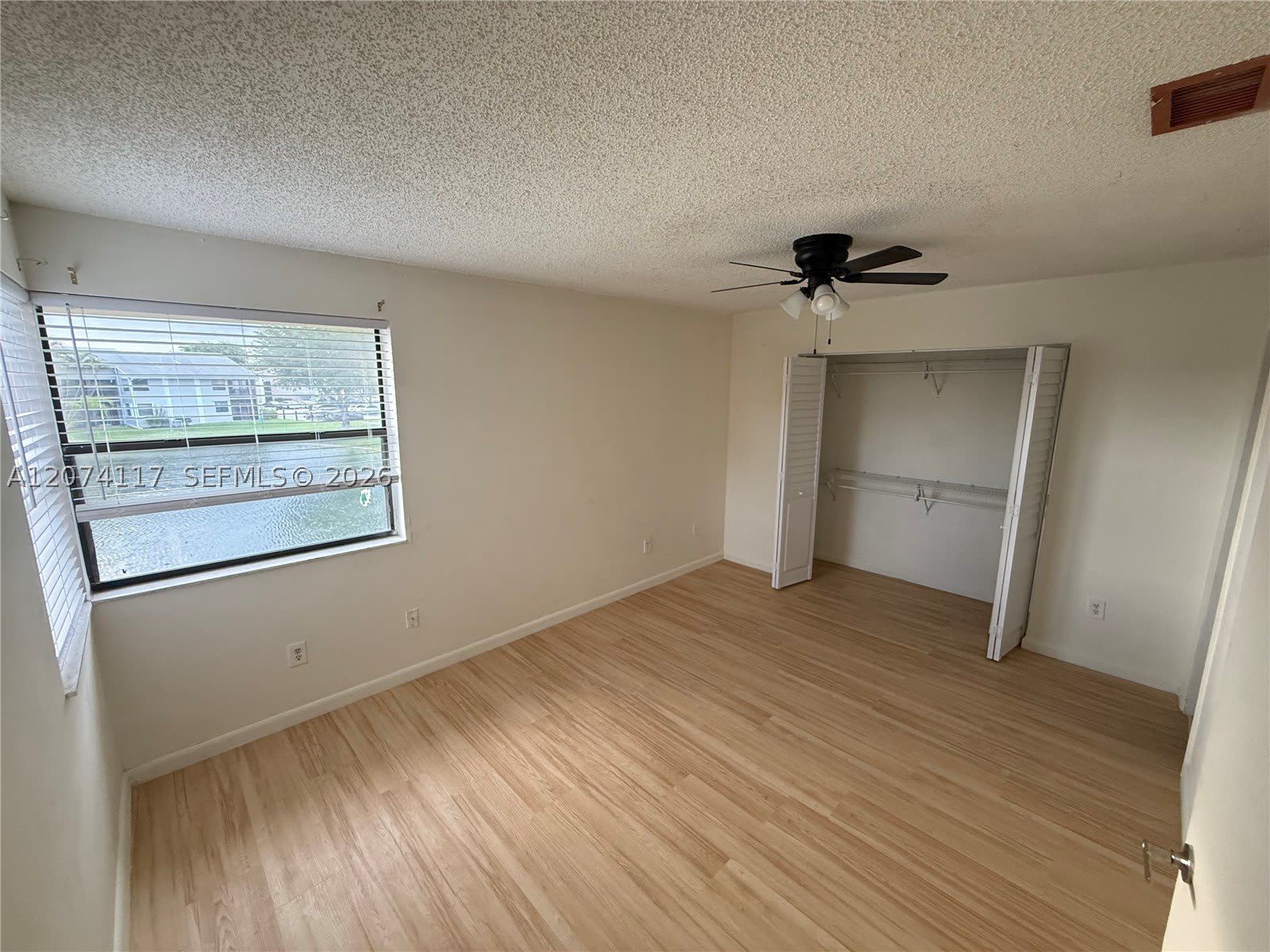 1080 N Franklin Ave – photo 5
