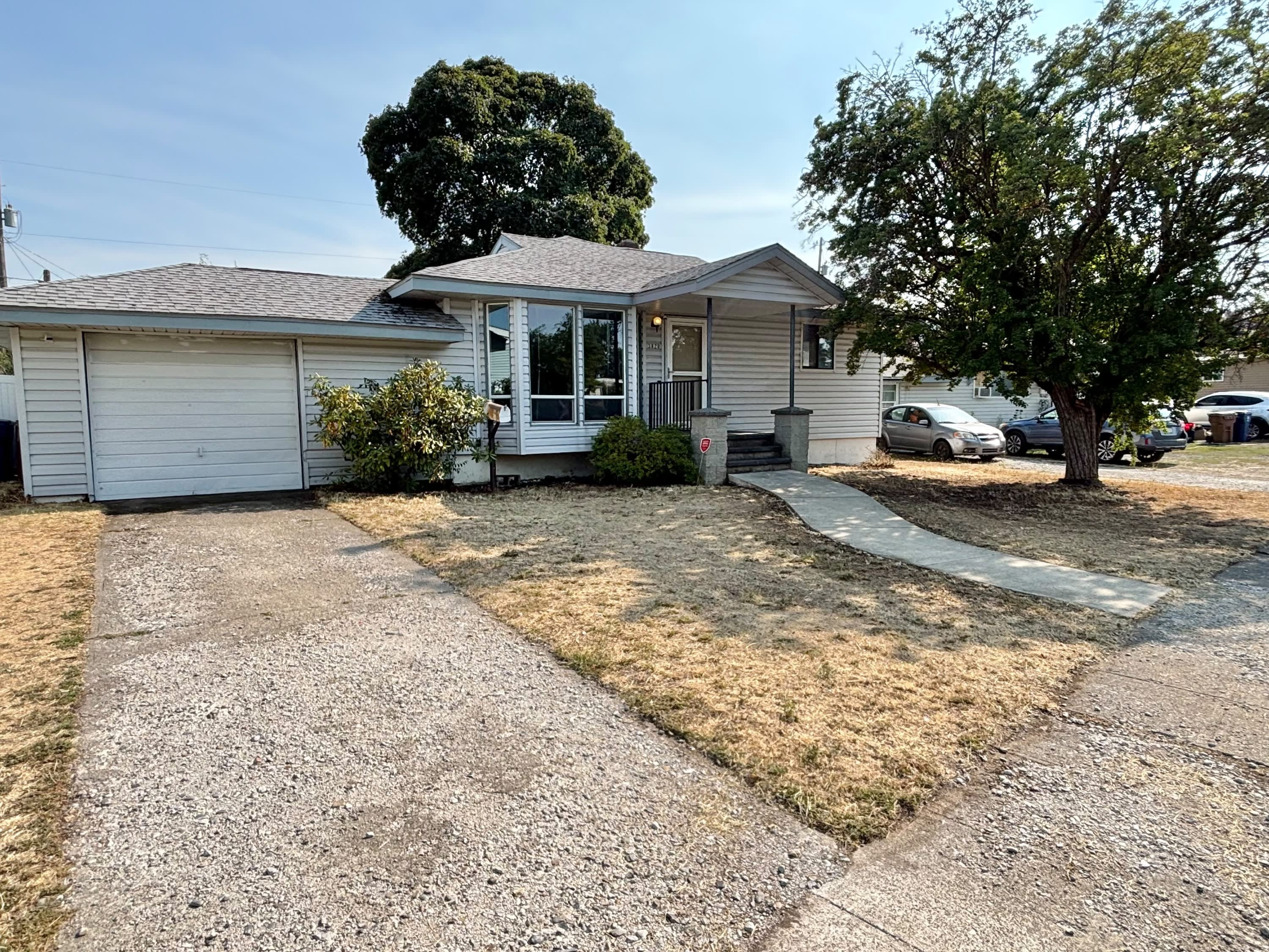 3820 East Carlisle Avenue – photo 2