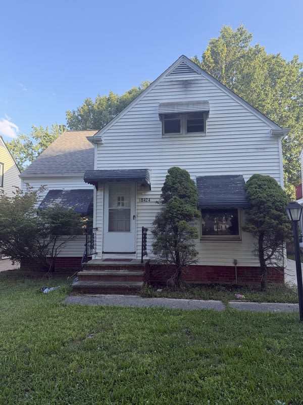 18424 Maple Heights Boulevard – photo 1