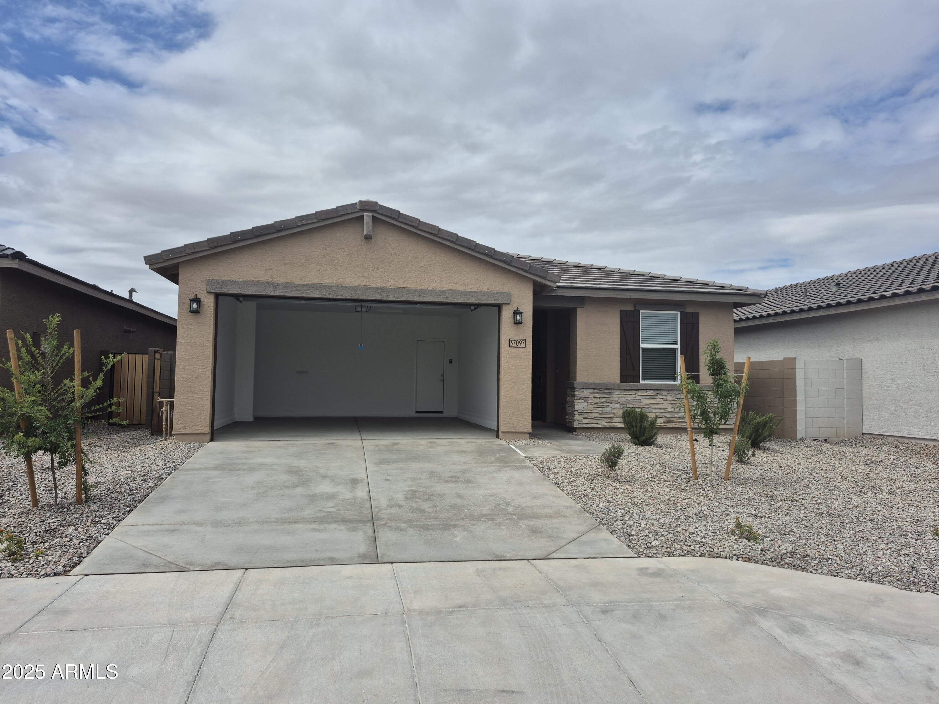 37097 W Prado Street – photo 1