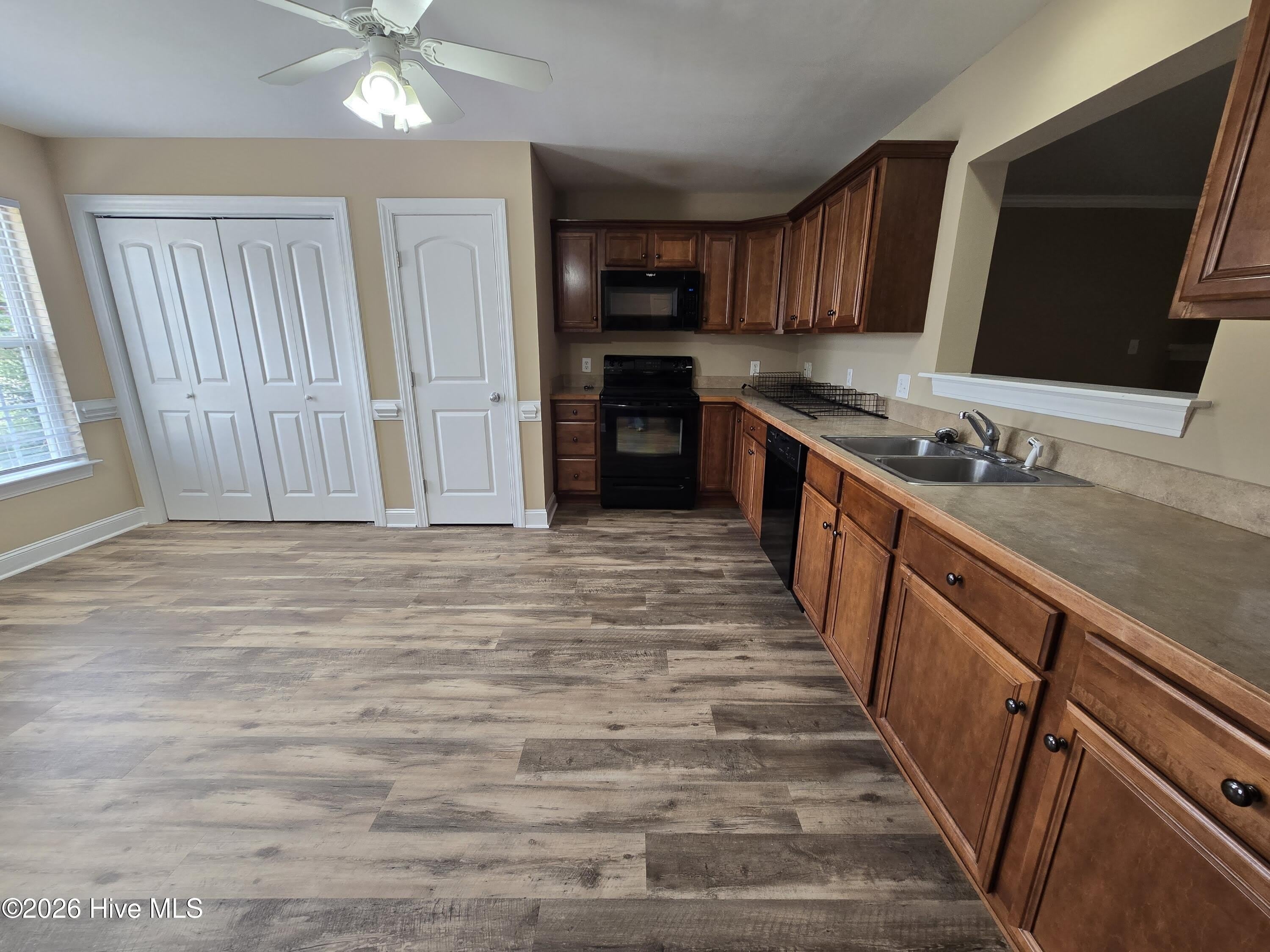2045 Cambria Drive – photo 4