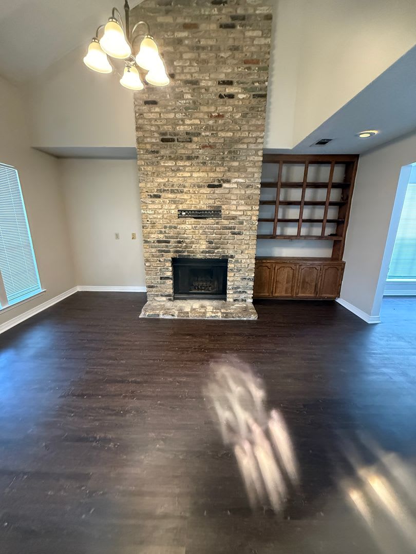 Three Bedroom Townhome off O'Neal Ready to Move-In – photo 4