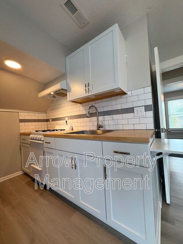 136 North 27th Street – photo 3