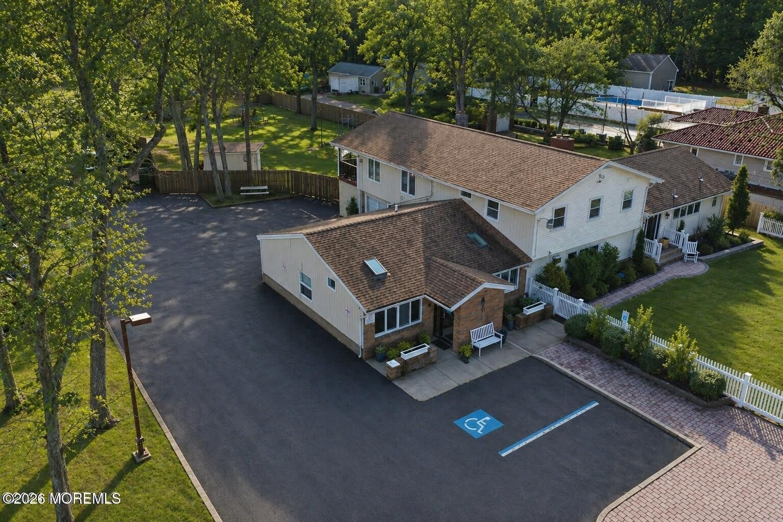 437 Adamston Road – photo 2