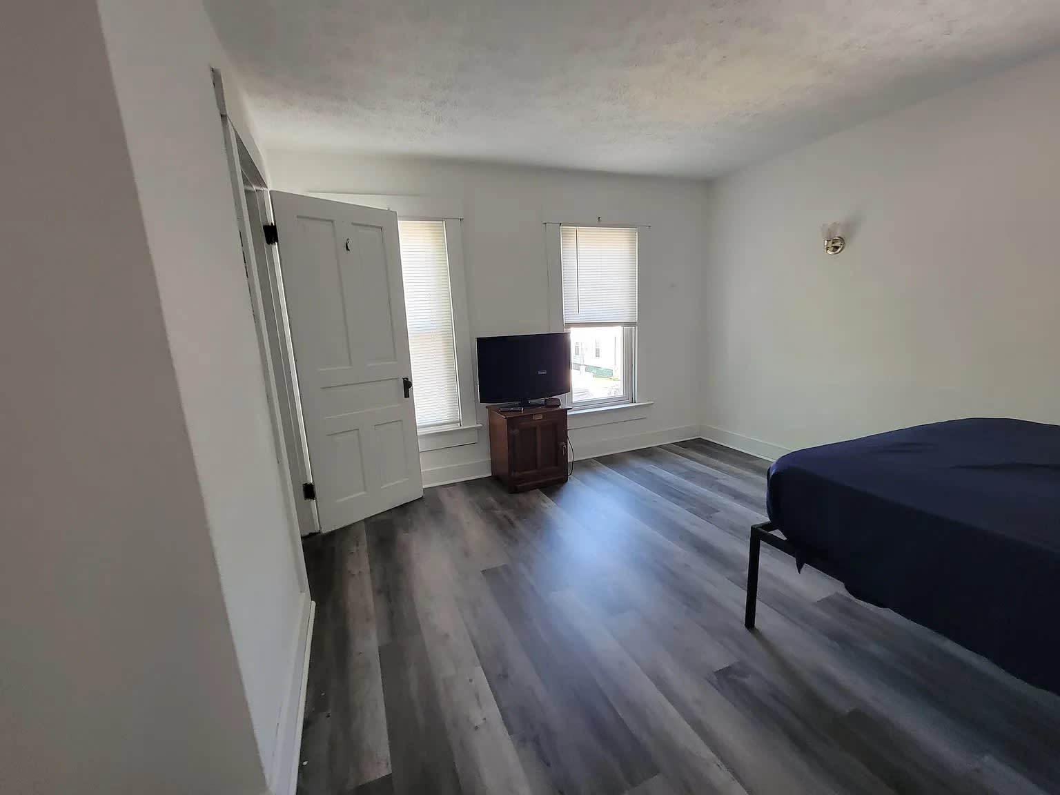 35 Burlington Ave – photo 2