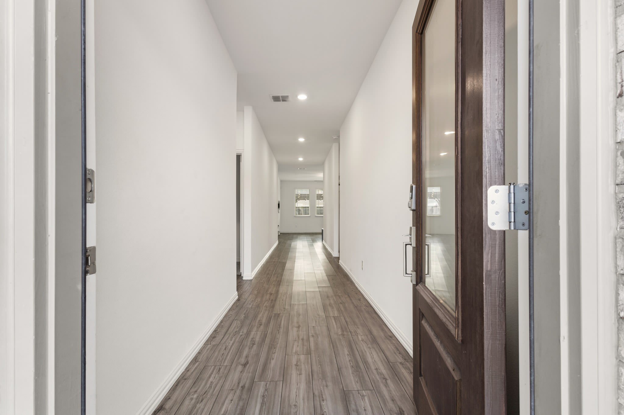 835 Sitwell Drive – photo 3