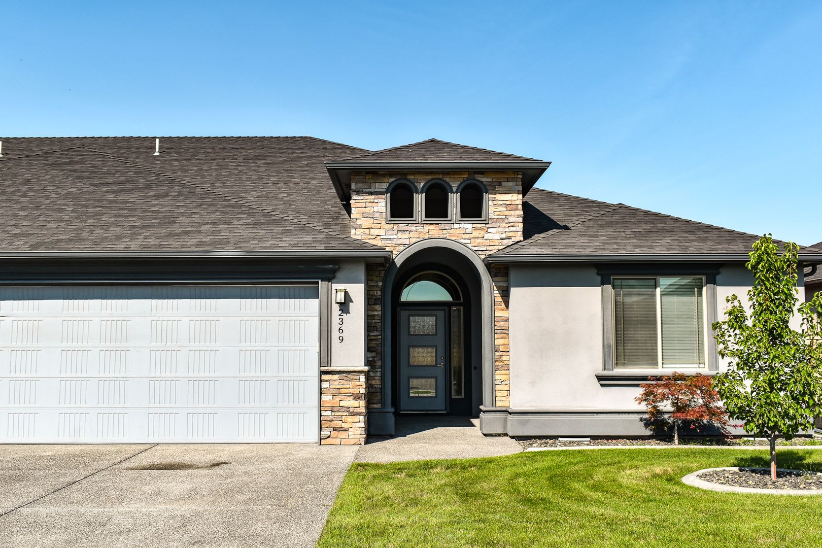 Single-Story Home in Horn Rapids Golfing Community – photo 1