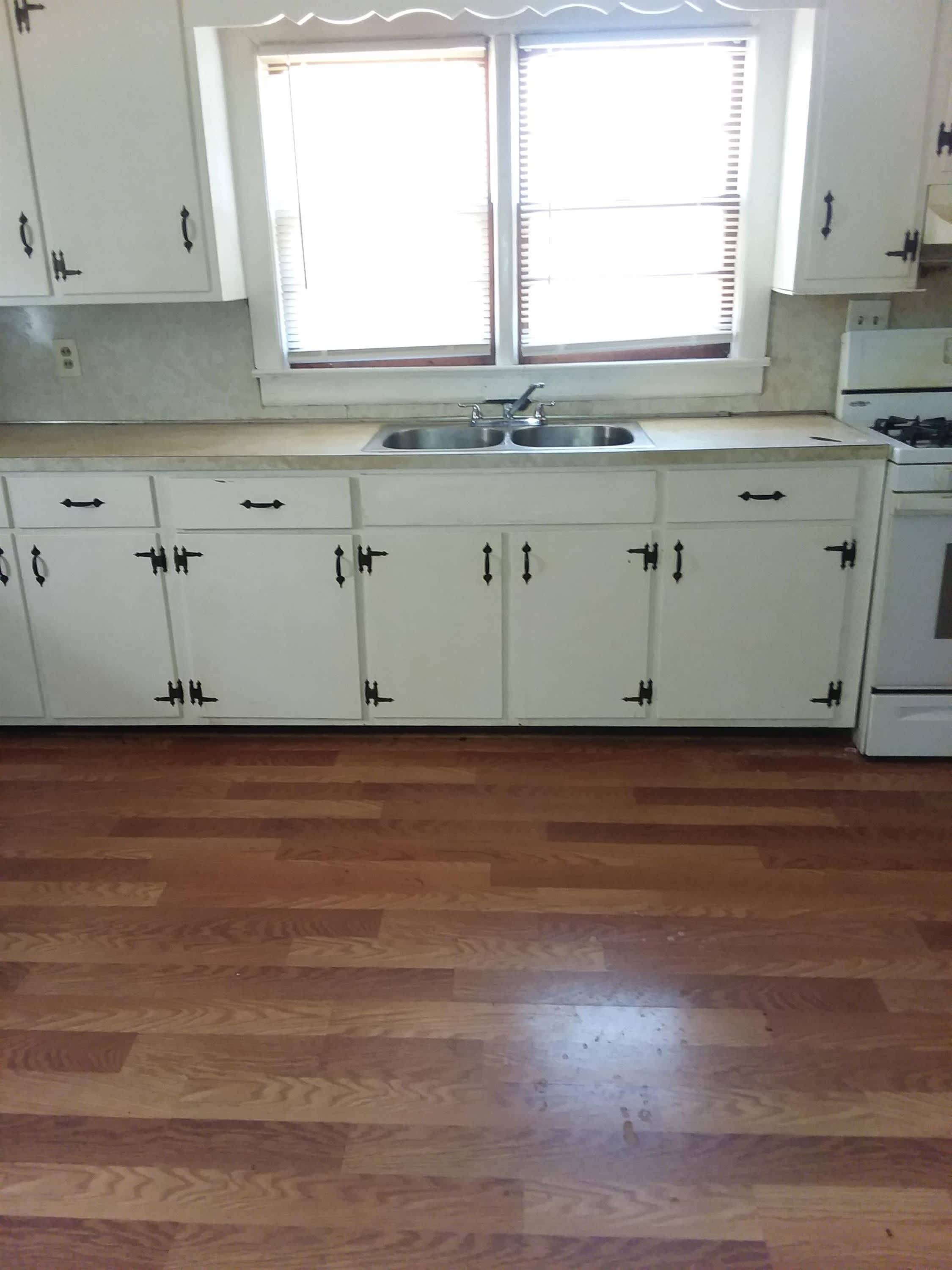 213 Campbell Street – photo 2