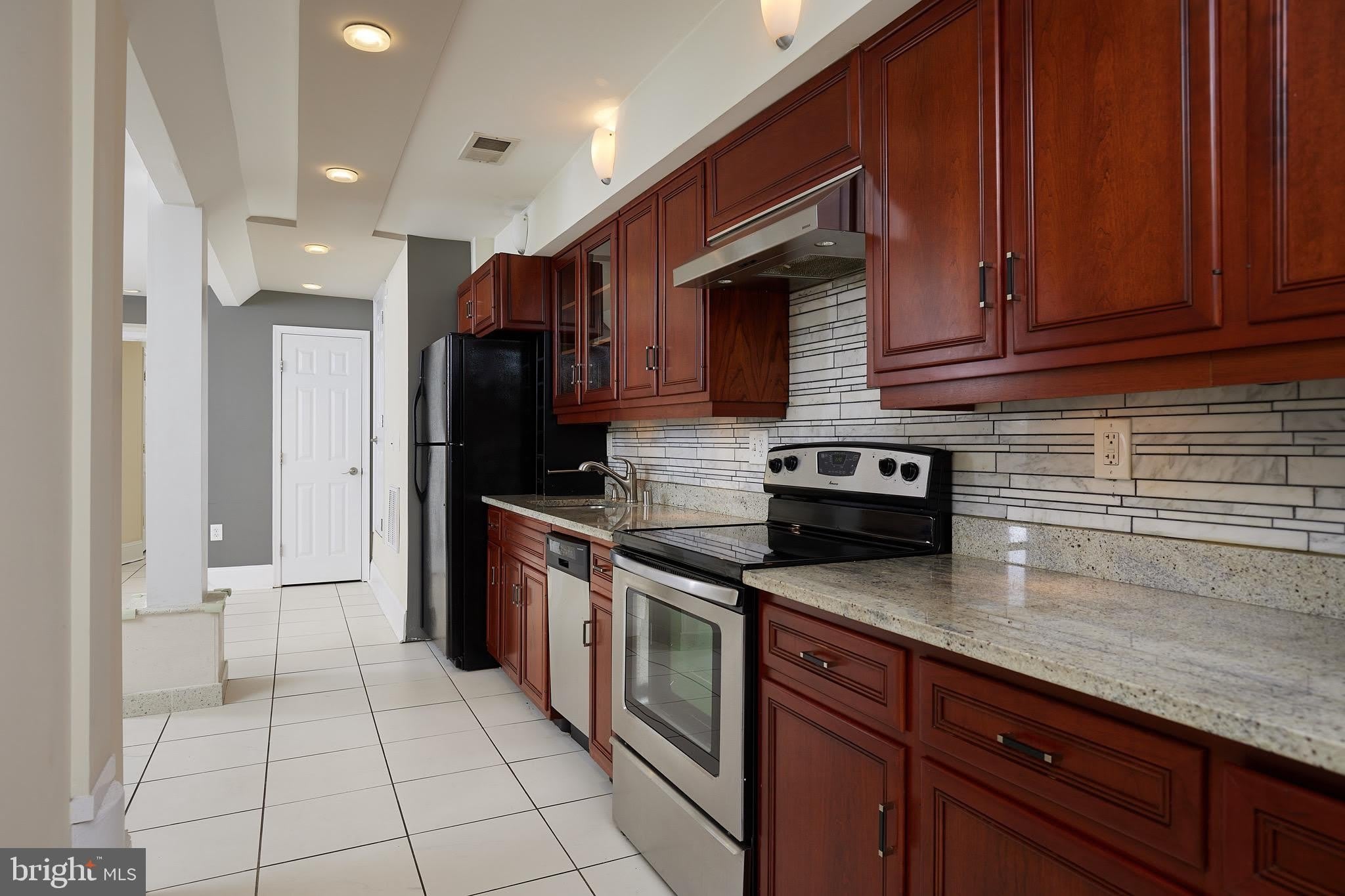 910 T STREET NW – photo 4