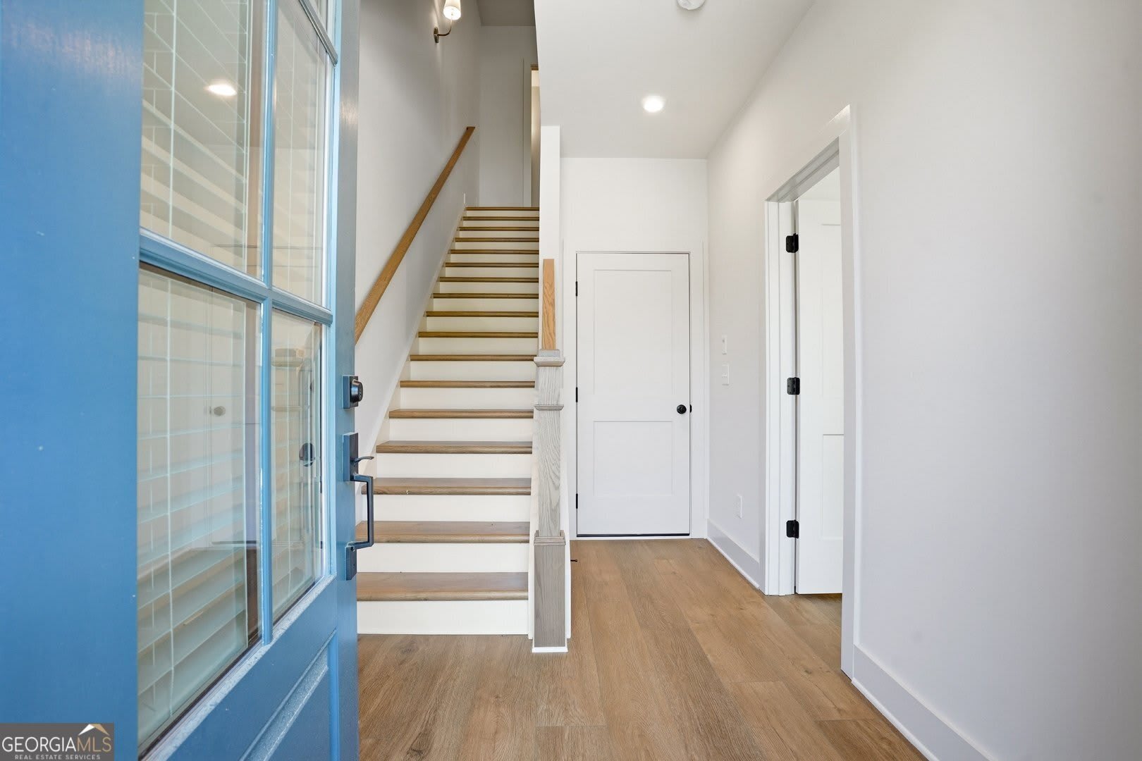 2597 Mackintosh NW – photo 3