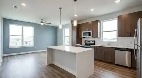 11000 Prairie Lakes Ln – photo 1