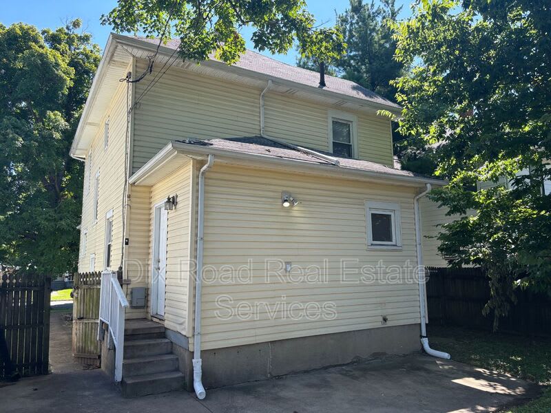 210 Monroe Street – photo 3