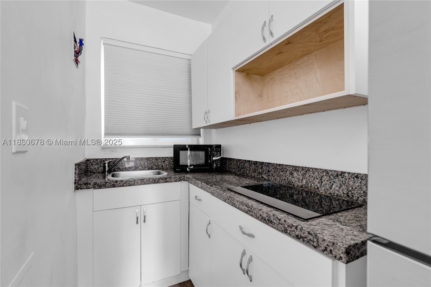 110 NW 9th Ave – photo 3